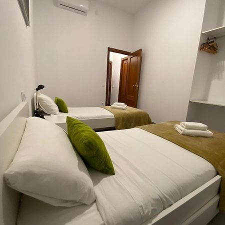 Pelicano Urban Apartment Seville Exterior photo