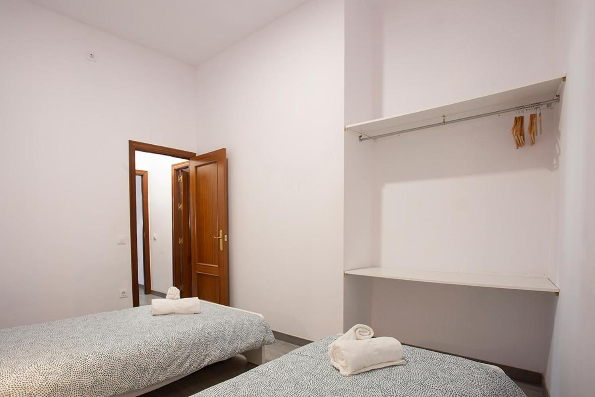 Pelicano Urban Apartment Seville Exterior photo